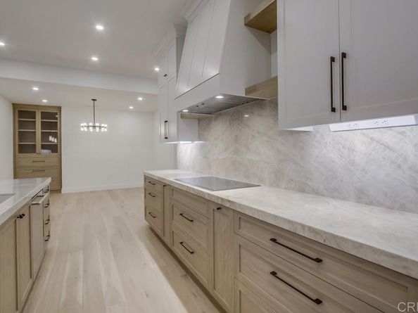 5380 Los Robles Drive, Carlsbad CA 92008