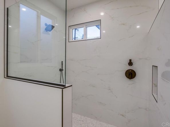 5380 Los Robles Drive, Carlsbad CA 92008