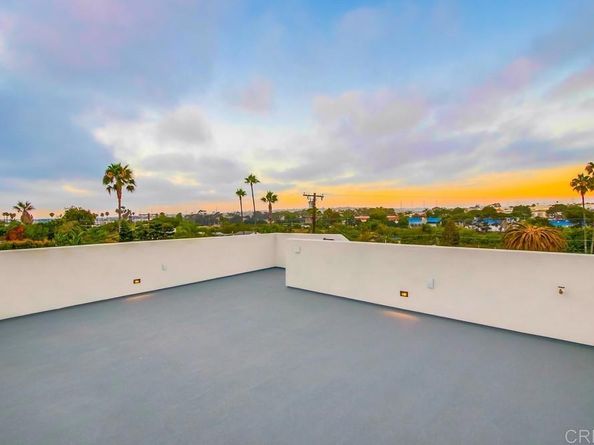 5380 Los Robles Drive, Carlsbad CA 92008