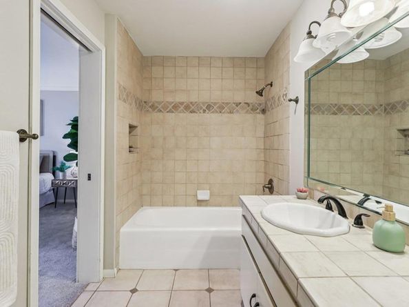 1640 10th Avenue 407, San Diego CA 92101