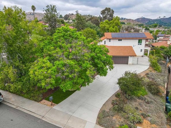 1402 Rimrock Drive, Escondido CA 92027