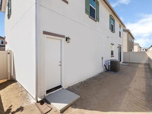 748 Kingbird Loop, Oceanside CA 92058