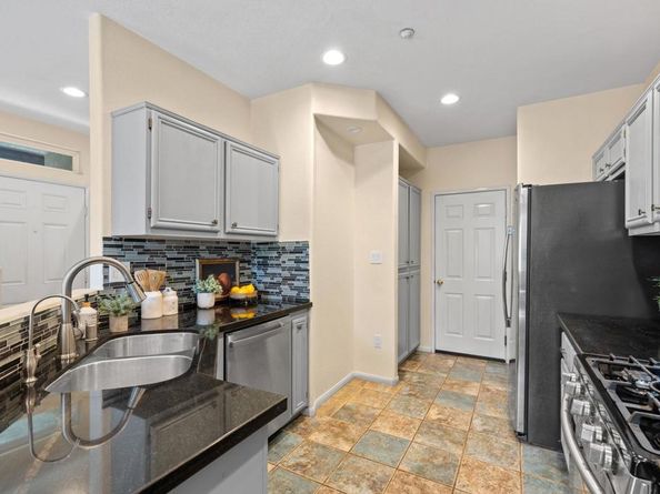 6104 Citracado Circle, Carlsbad CA 92009