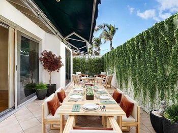 4074 Avenida Brisa