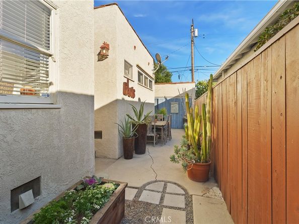 3736 Gaviota Avenue, Long Beach CA 90807