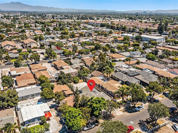 301 N Bewley Street, Santa Ana CA 92703