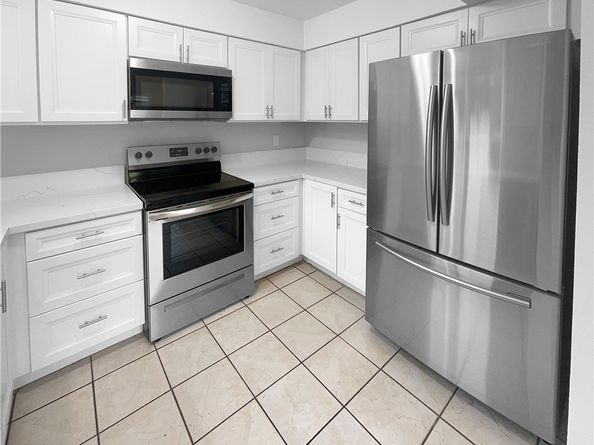 4402 Chickadee Way, Oceanside CA 92057