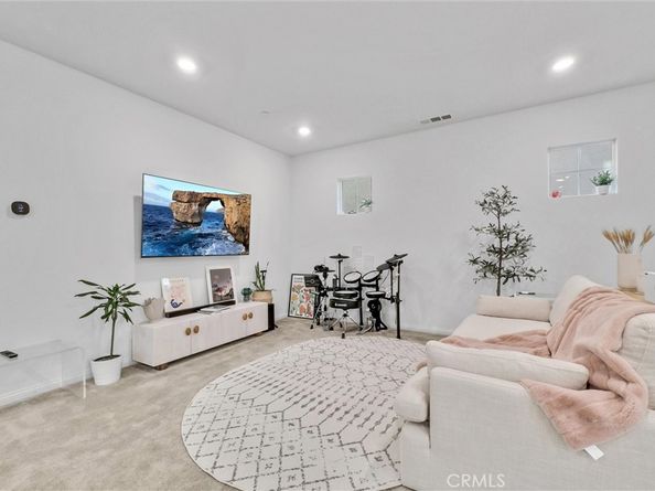 16054 Holstein, Chino CA 91708