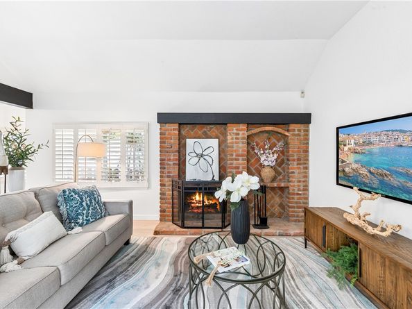 2007 Delaware Street, Huntington Beach CA 92648