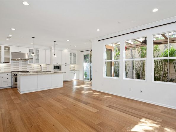 104 Working, Irvine CA 92602