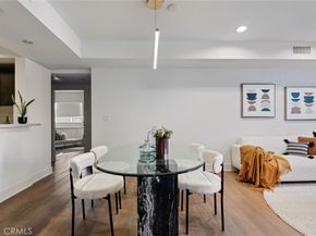 118 N Kings Rd 201, Los Angeles CA 90048