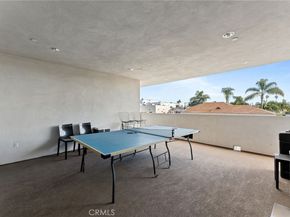 118 N Kings Rd 201, Los Angeles CA 90048