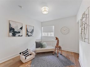 118 N Kings Rd 201, Los Angeles CA 90048