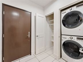 118 N Kings Rd 201, Los Angeles CA 90048