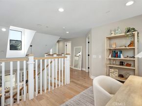 2076 Tablelands Way, Costa Mesa CA 92627