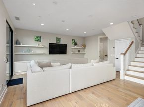 2076 Tablelands Way, Costa Mesa CA 92627