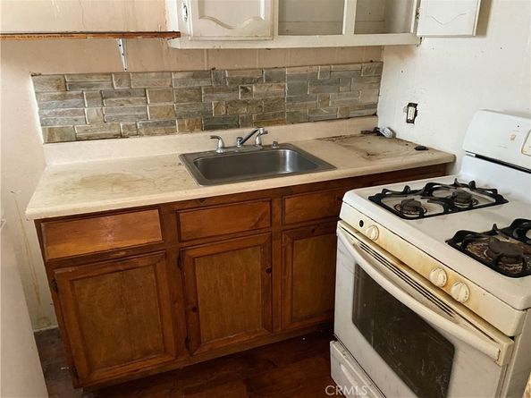 12106 S Willowbrook, Compton CA 90222