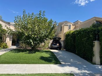 128 S La Peer Drive