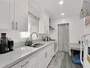 2621 Vineyard Avenue, Los Angeles CA 90016