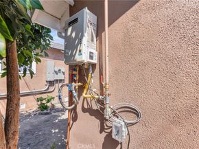 2621 Vineyard Avenue, Los Angeles CA 90016