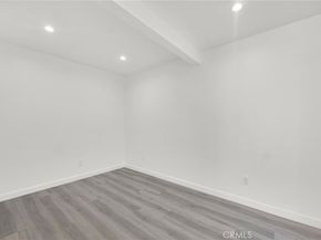 2621 Vineyard Avenue, Los Angeles CA 90016