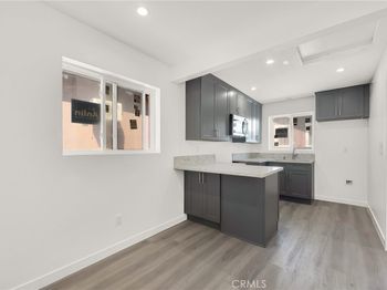 2621 Vineyard Avenue