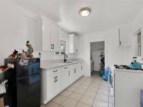 2621 Vineyard Avenue, Los Angeles CA 90016