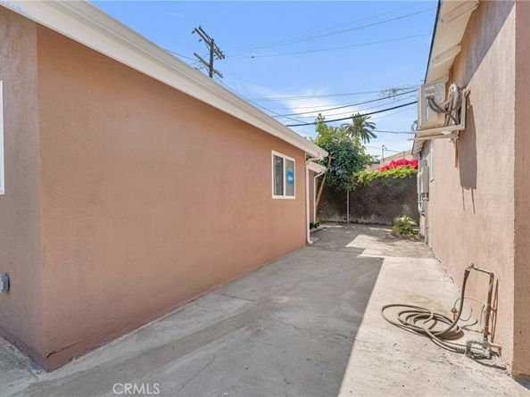 2621 Vineyard Avenue, Los Angeles CA 90016