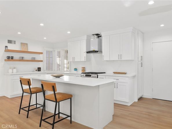 23312 Ostronic, Woodland Hills CA 91367