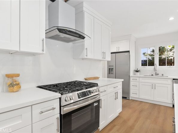 23312 Ostronic, Woodland Hills CA 91367