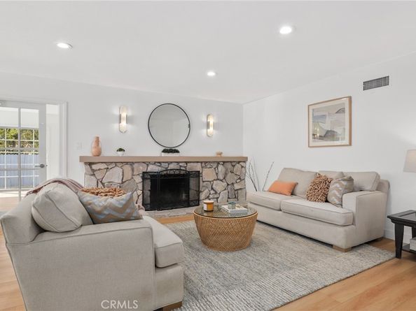 23312 Ostronic, Woodland Hills CA 91367