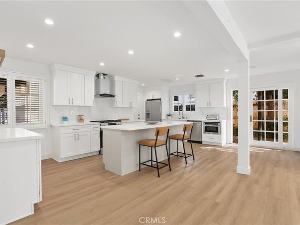 23312 Ostronic, Woodland Hills CA 91367