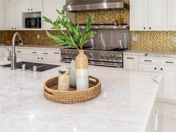 18089 Lake Encino, Encino CA 91316