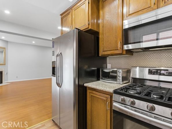 5135 Zelzah 100, Encino CA 91316