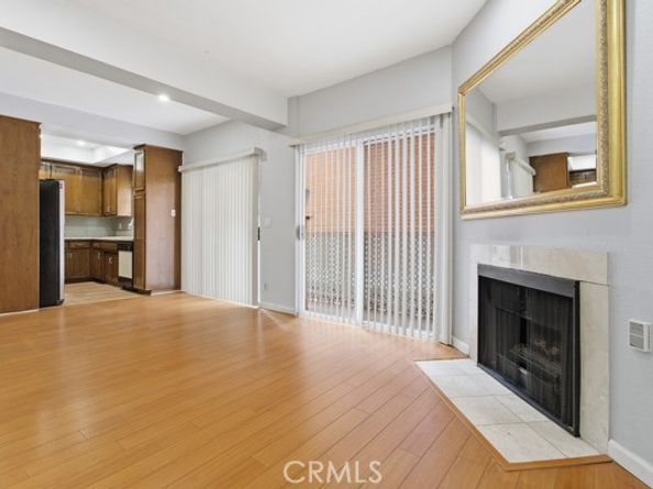 5135 Zelzah 100, Encino CA 91316