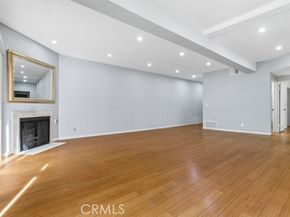 5135 Zelzah 100, Encino CA 91316