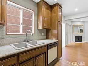 5135 Zelzah 100, Encino CA 91316