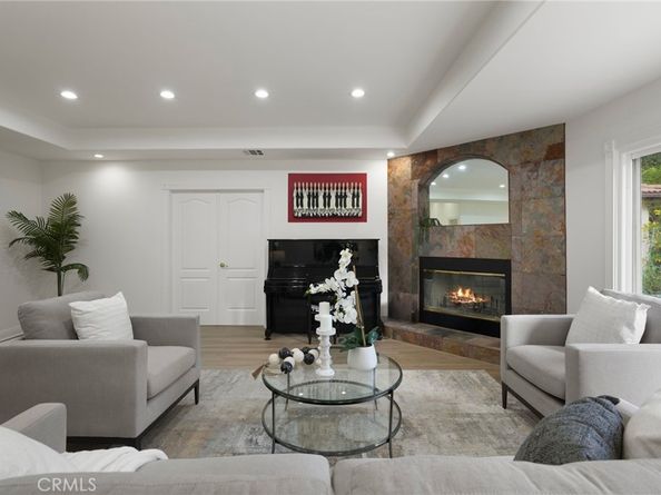 18760 Wells, Tarzana CA 91356