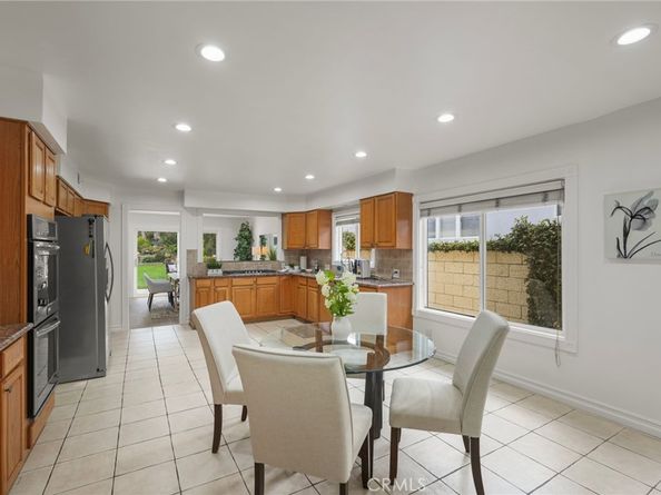 18760 Wells, Tarzana CA 91356