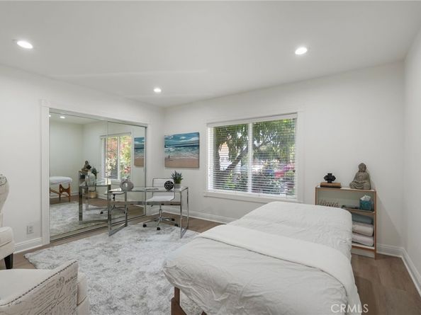 18760 Wells, Tarzana CA 91356