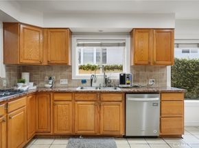 18760 Wells, Tarzana CA 91356