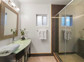 18760 Wells, Tarzana CA 91356