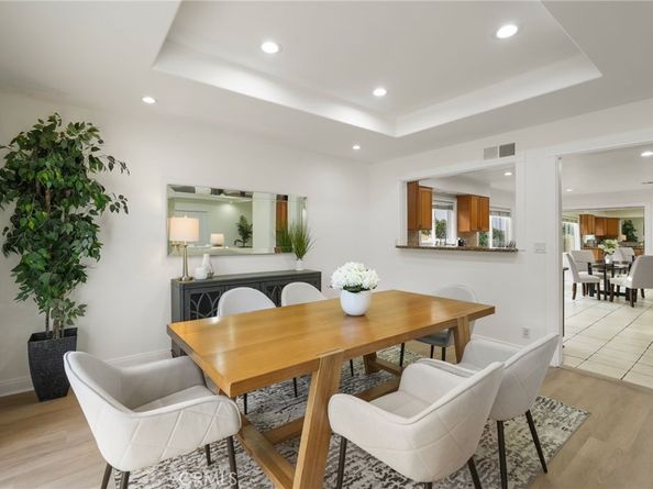 18760 Wells, Tarzana CA 91356