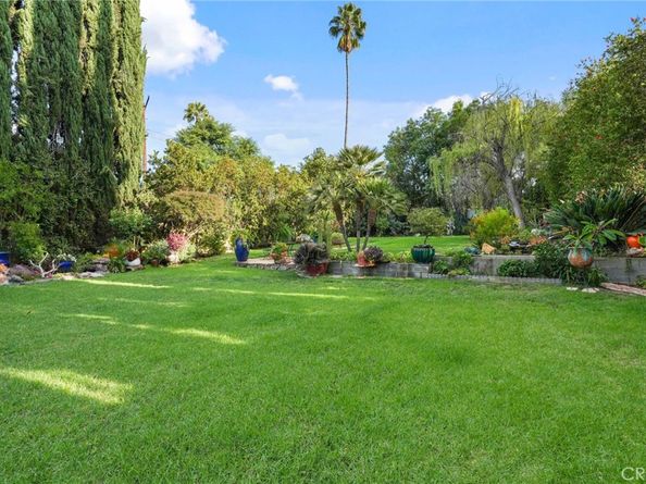 18760 Wells, Tarzana CA 91356