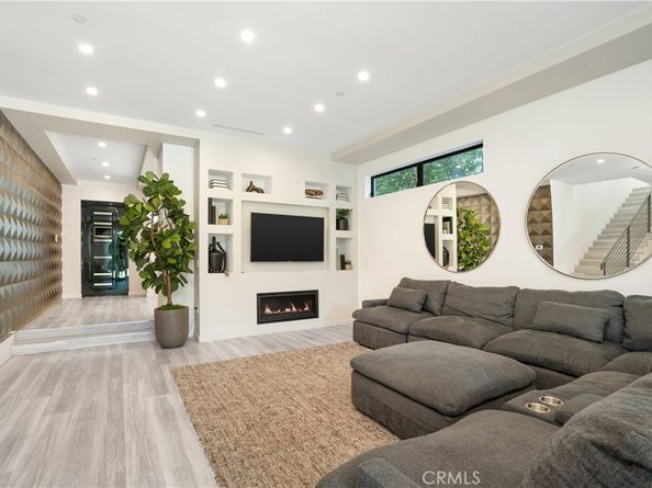 5032 Hesperia Avenue, Encino CA 91316