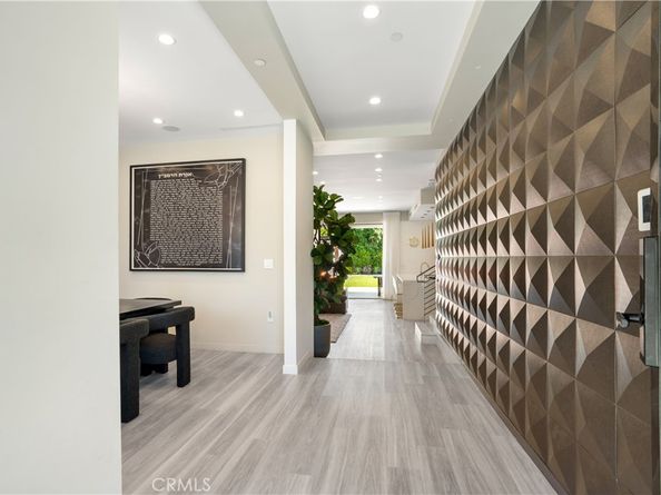 5032 Hesperia Avenue, Encino CA 91316