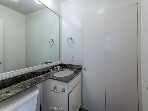 11817 Texas 1, Los Angeles CA 90025