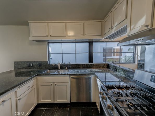 11817 Texas 1, Los Angeles CA 90025