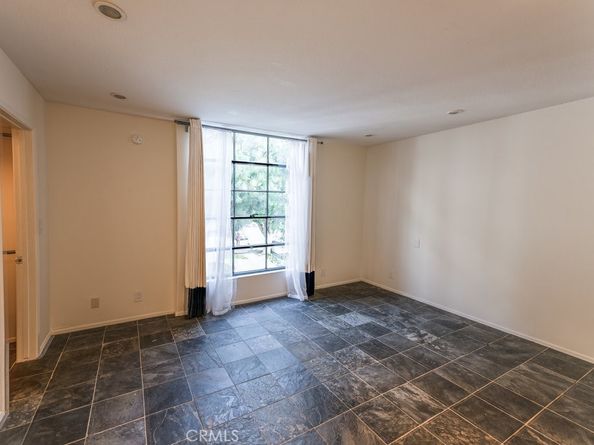 11817 Texas 1, Los Angeles CA 90025