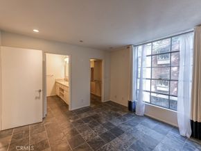 11817 Texas 1, Los Angeles CA 90025